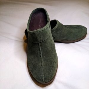 Easy Spirit,size 7.5 W, Green Suede